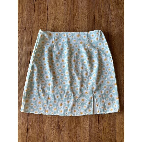 Daisy Floral Blue And White Patterned Mini Skirt Size Small - Picture 1 of 6